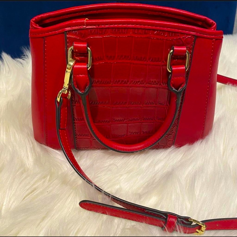 Anne Klein Rouge Handbag🌹 - Picture 3 of 3
